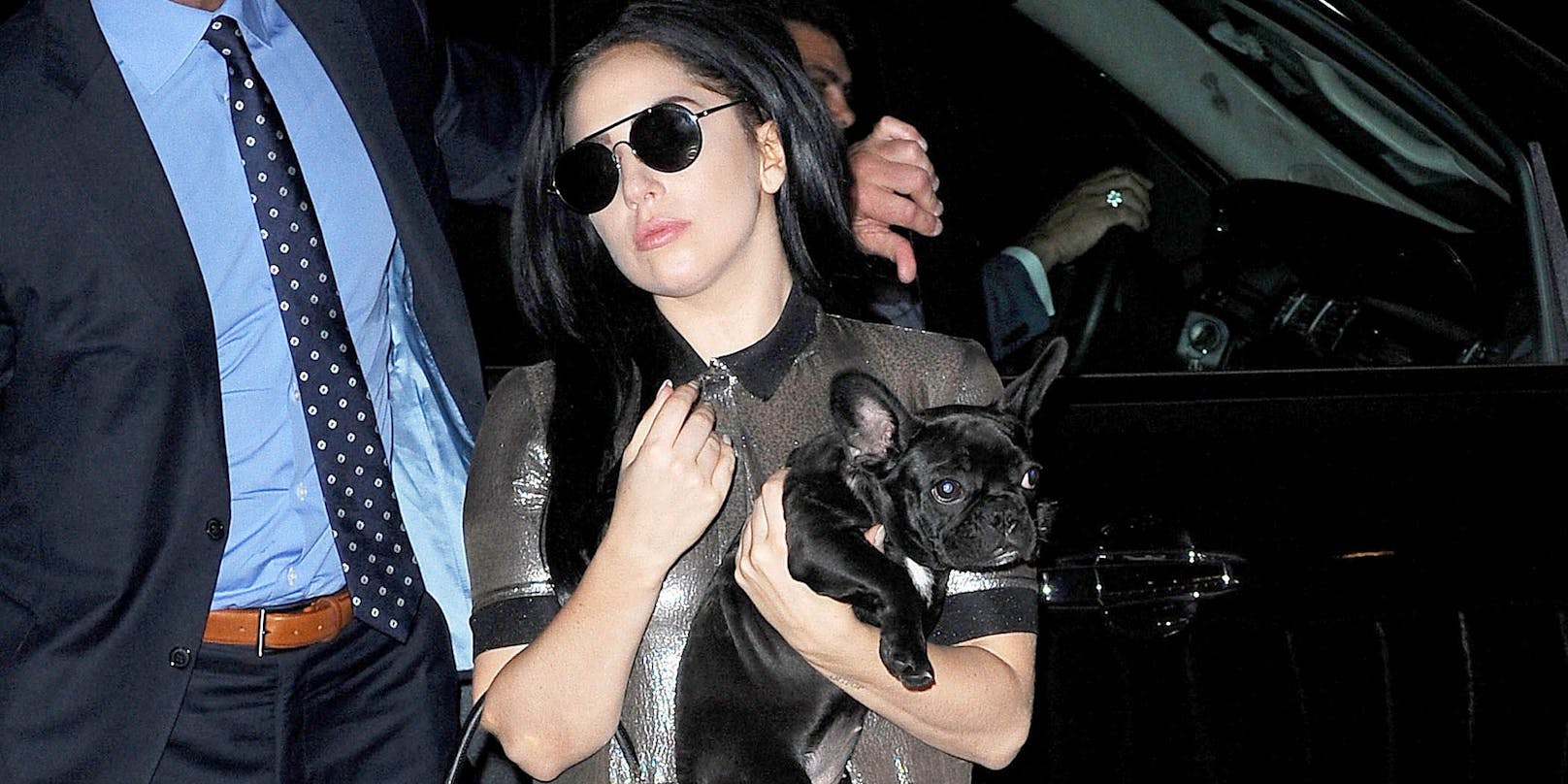 Während eines überraschenden Rom-Besuchs von Popstar Lady Gaga hat sich in Los Angeles ein Drama um ihre Hunde ereignet.