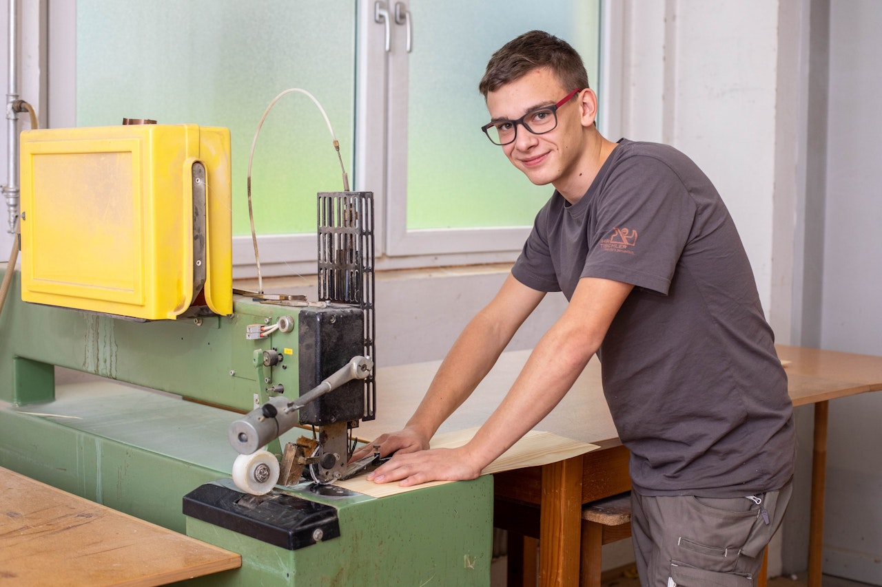 Heute.at - Aus Liebe zum Holz die Tischlerlehre gemacht