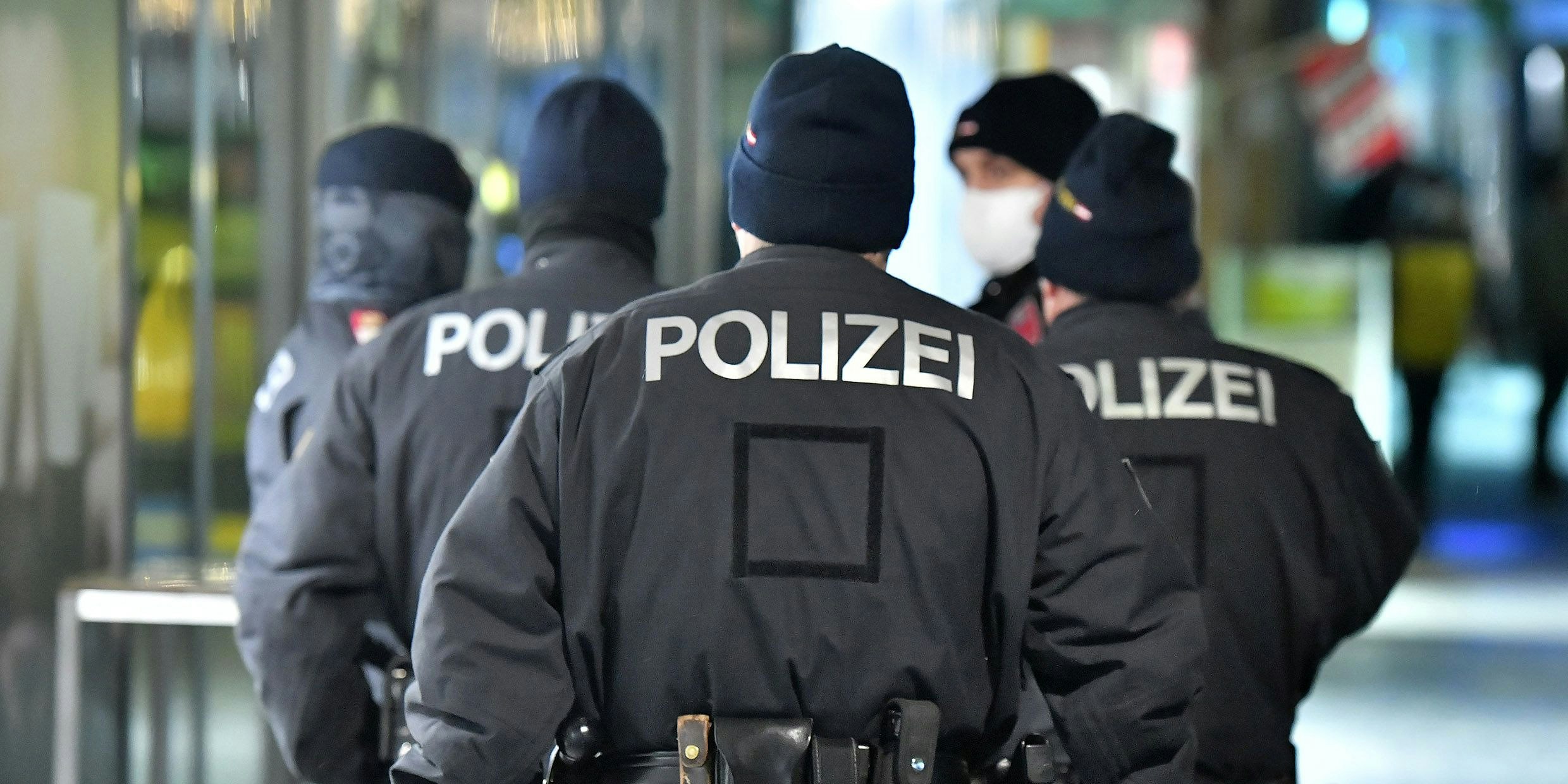 Die Beamten lösten eine illegale Party auf. Symbolbild. 