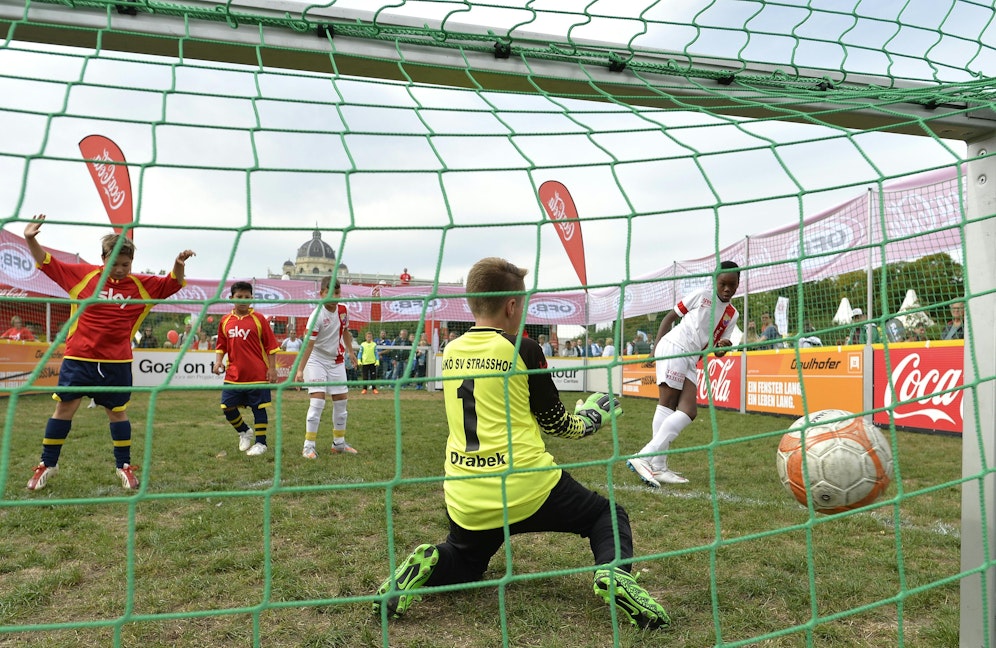 Kinder und Jugendliche könnten sich schon bald wieder sportlich betätigen dürfen.