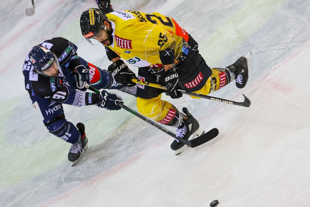 Darren Archibald (r.) konnte an der Pleite nichts ändern.