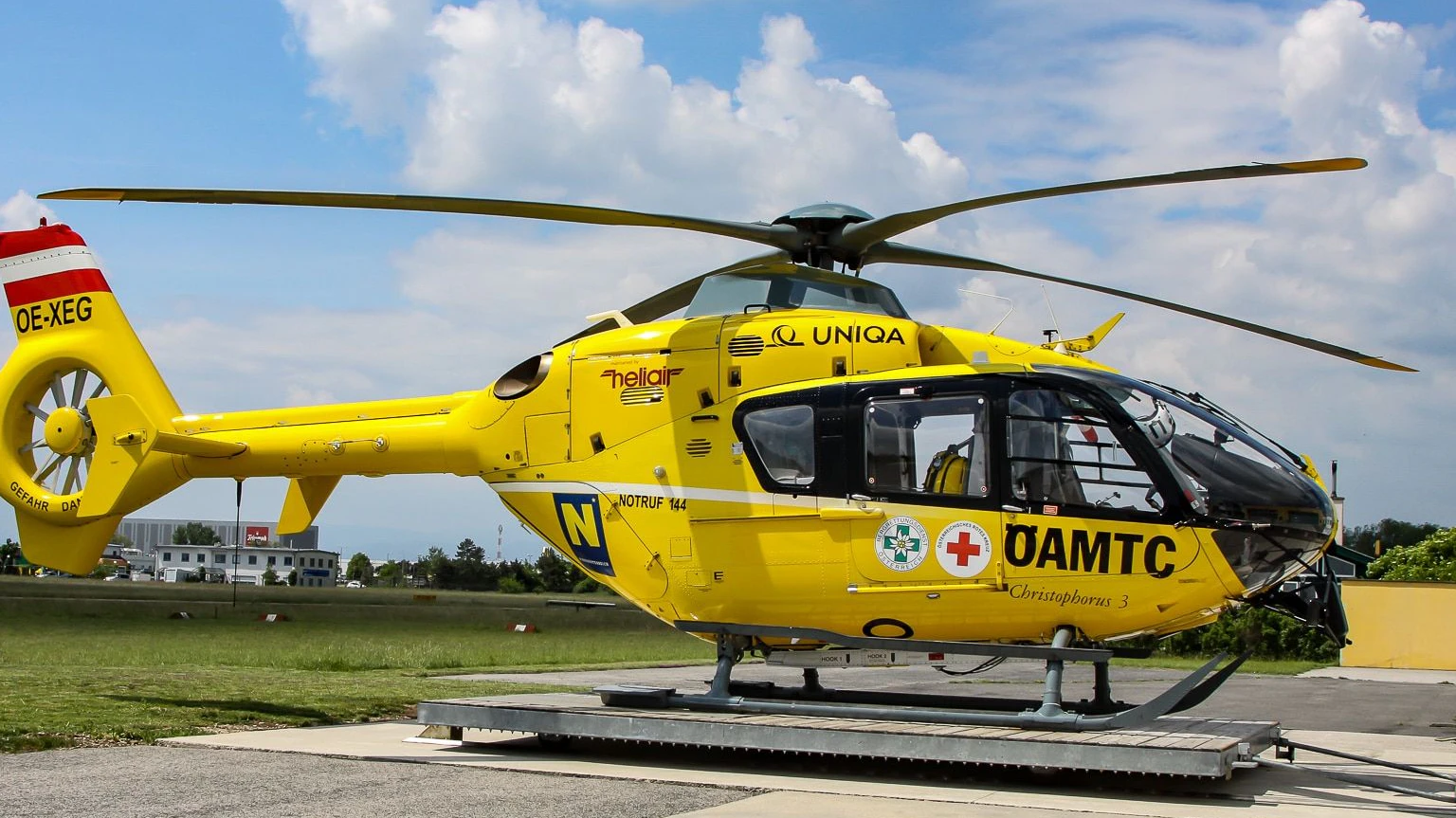 Die Frau wurde per Rettungshubschrauber ins Spital gebracht.