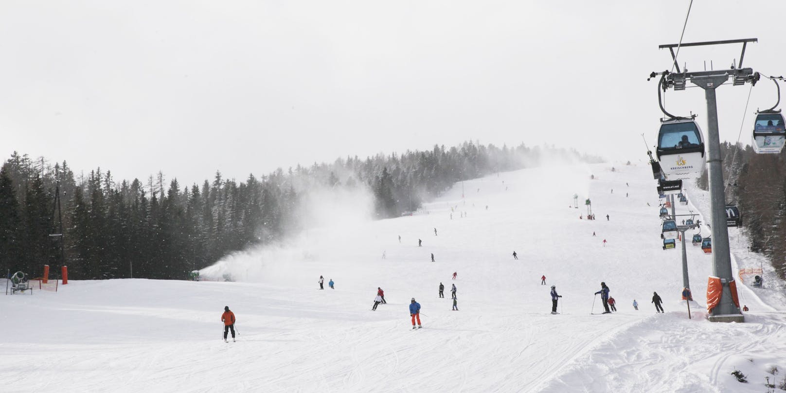 Das Skigebiet Kreischberg (Archivfoto). Hier krachten ein Snowboarder (38) und vierjähriges Mädchen zusammen.