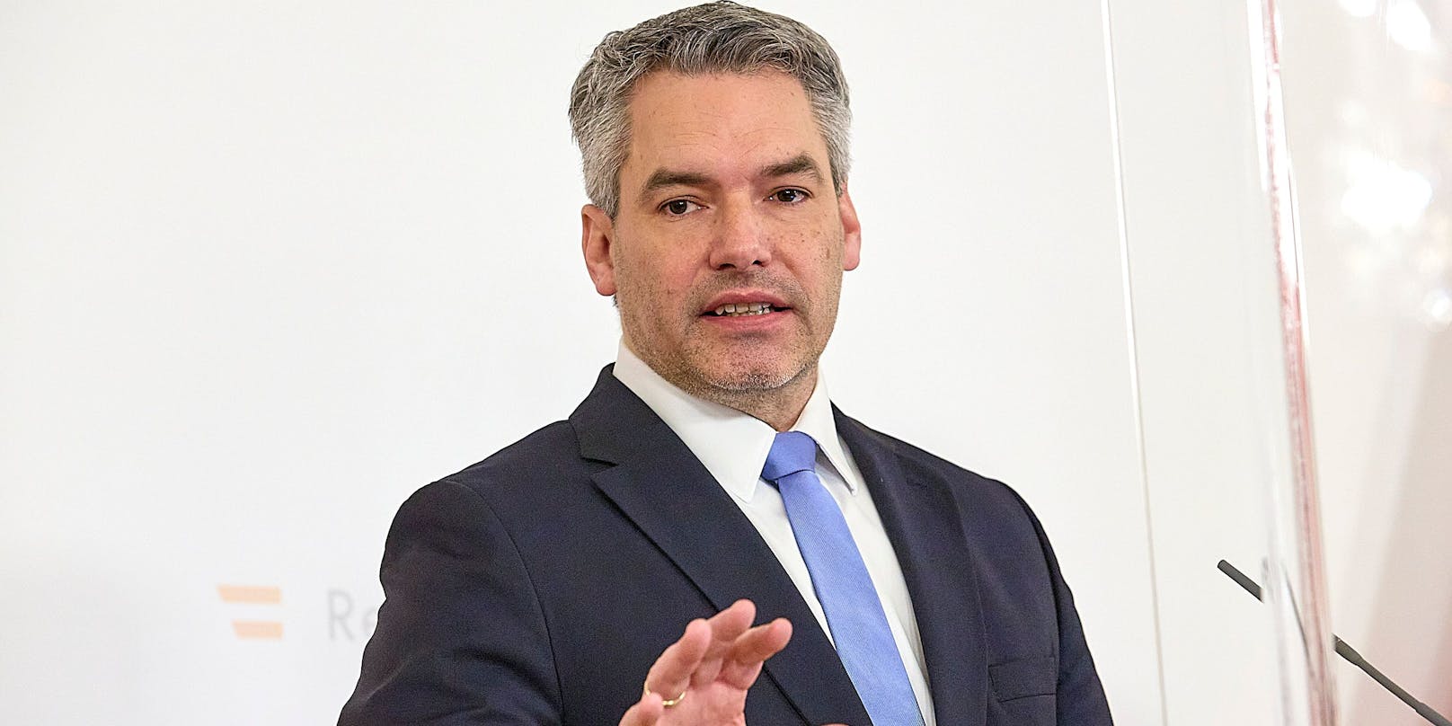 Innenminister Karl Nehammer (ÖVP) ließ Straftäter abschieben.