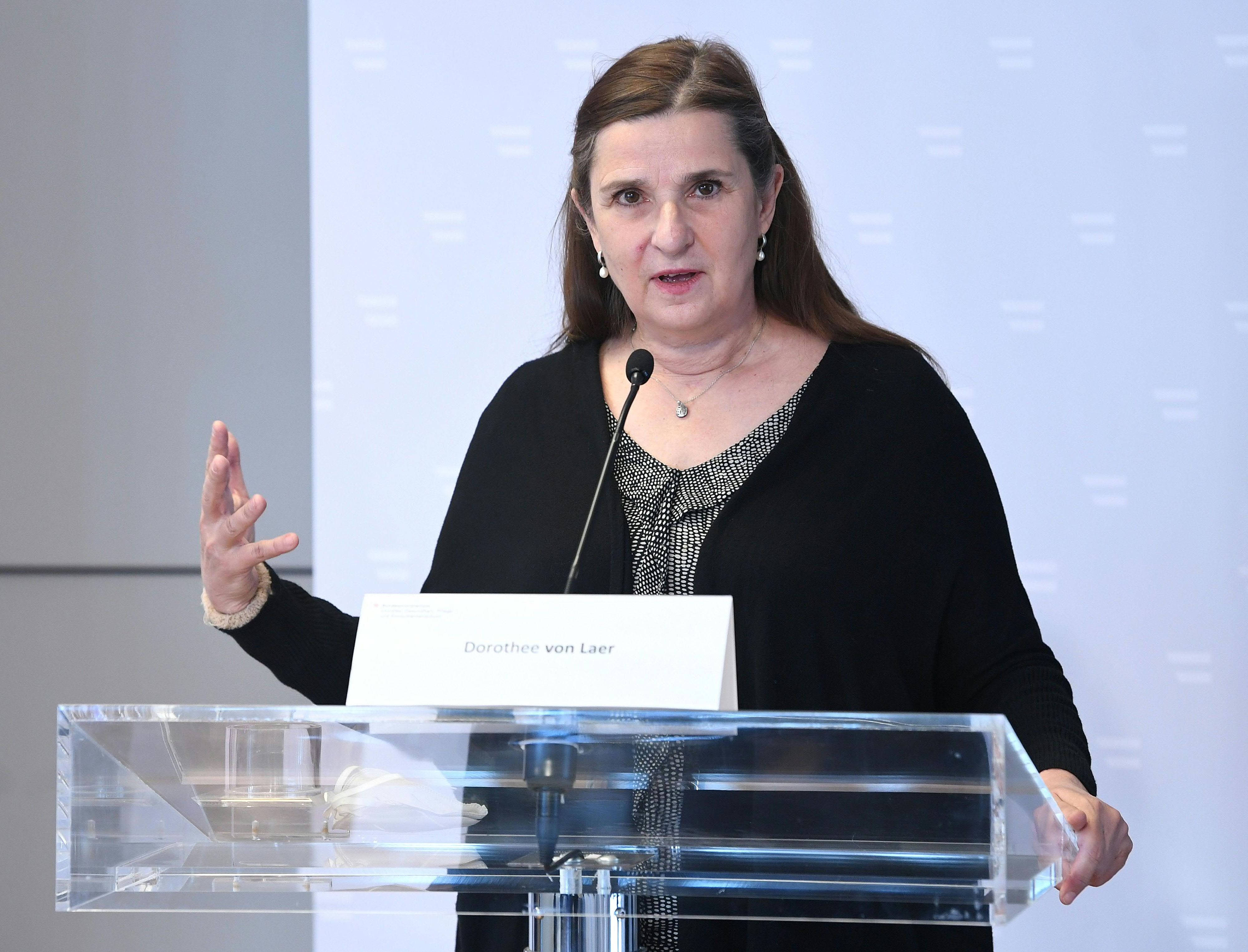 Warnt deutlich: Virologin von Laer