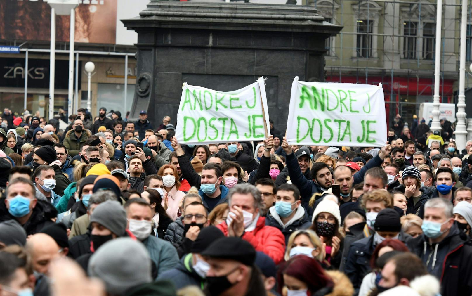 "Andrej, es reicht" wird dem kroatischen Premier&nbsp;Andrej Plenković ausgerichtet.&nbsp;