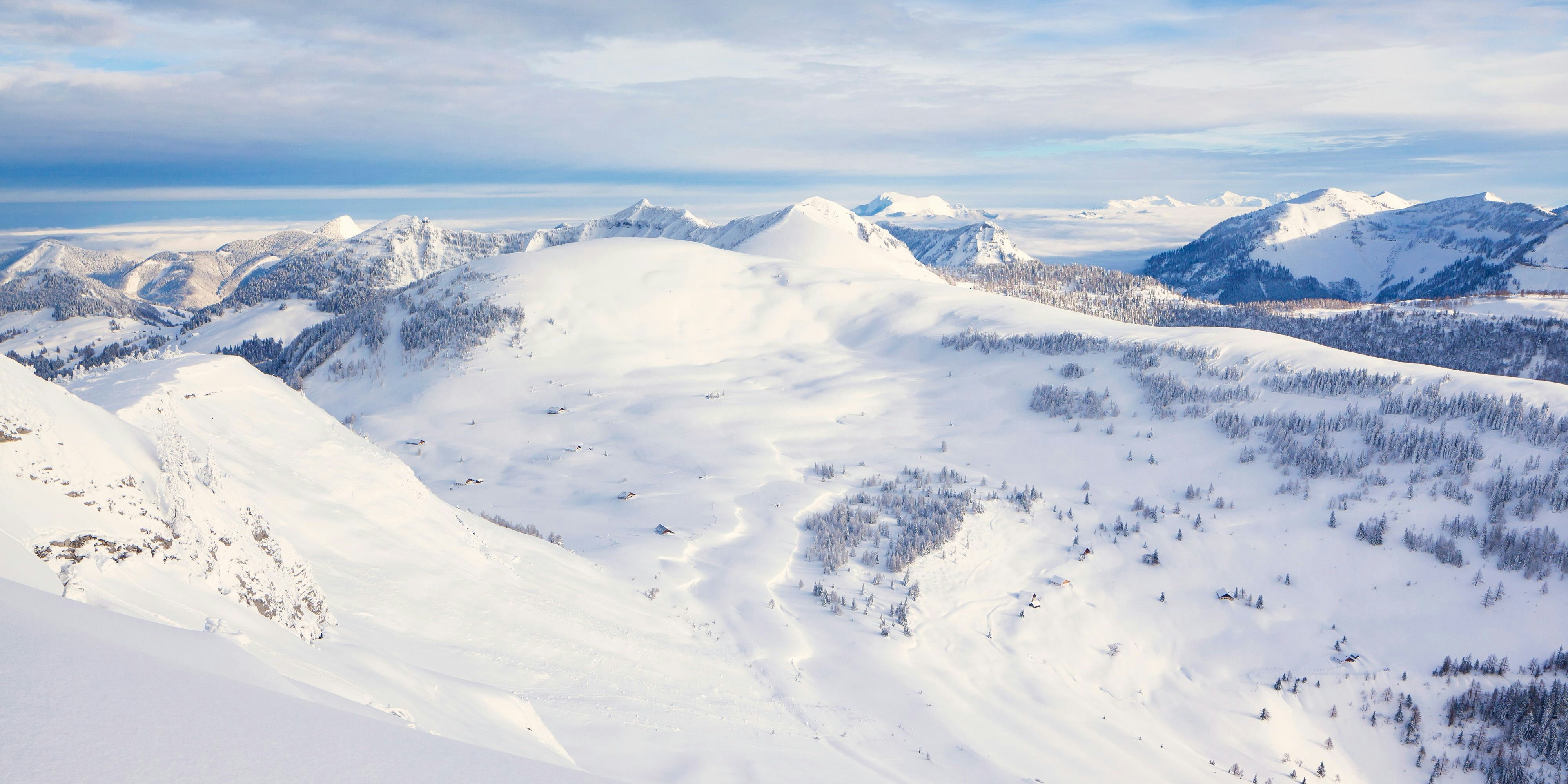 Am Schafberg (im Bildhintergrund) musste am Dienstag eine Teenagerin von der Bergrettung gerettet werden. 