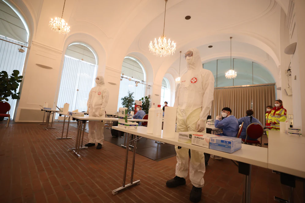 Im Juli könnten Bereiche der Teststraße Schönbrunn zugunsten von Hochzeitsfeiern reduziert werden.&nbsp;
