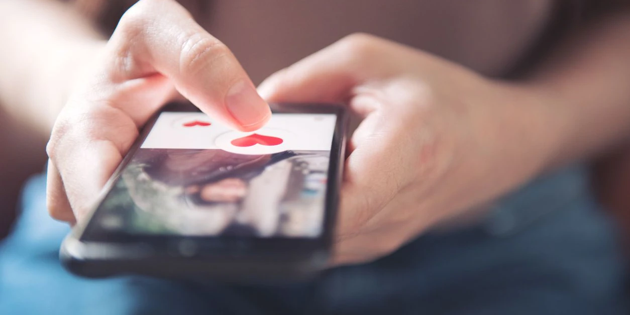 Über eine Dating-App nahm der Mann Kontakt zu den Frauen auf.