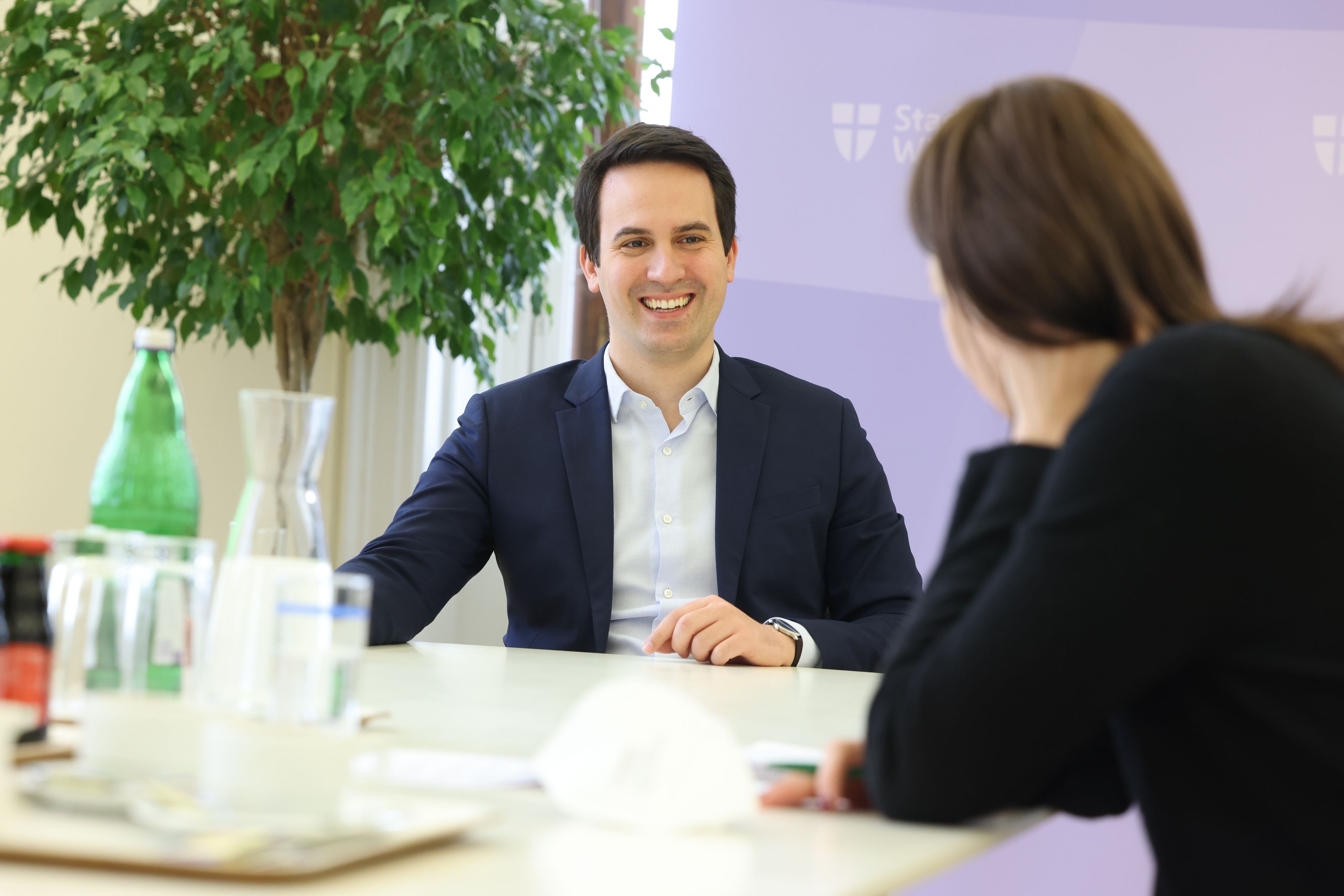 Wiederkehr hält an einer Corona-Impfung des Lehrpersonals in einer "frühen Phase" fest. Er hofft, dass bis Ostern alle geimpft sind.