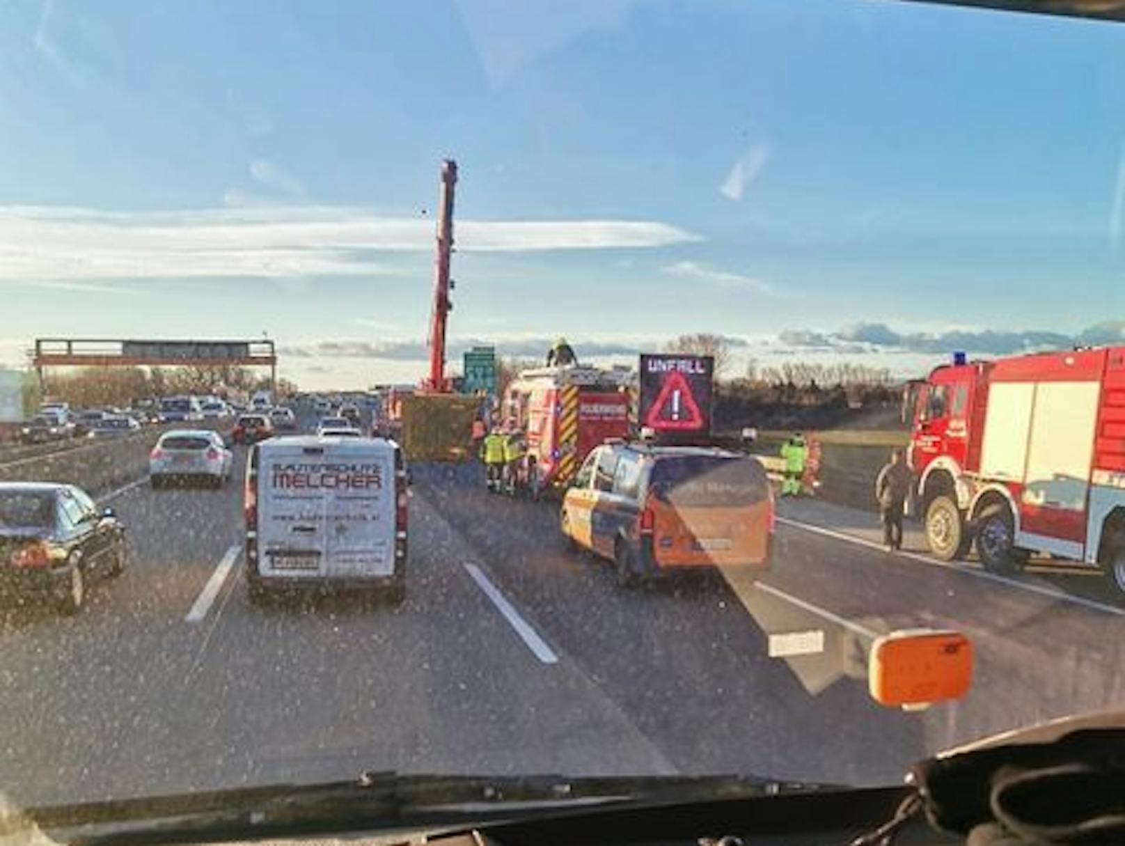 Auf der Südautobahn (A2) kam es am Donnerstagmorgen zu mehreren Unfällen. 