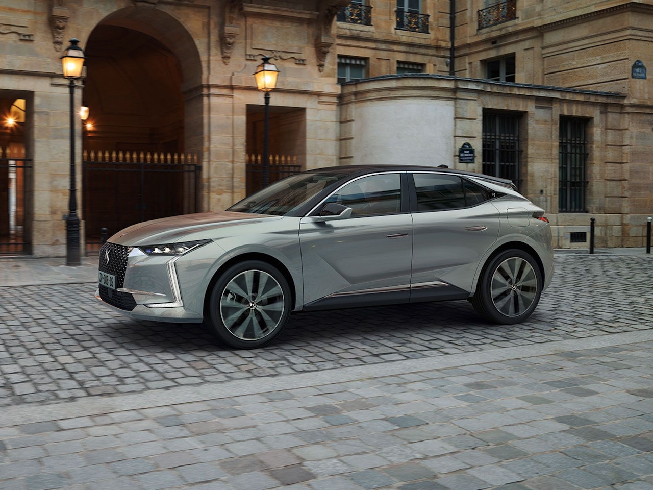 Heute.at - Premiere für den neuen DS 4, der auch als Plug-in kommt