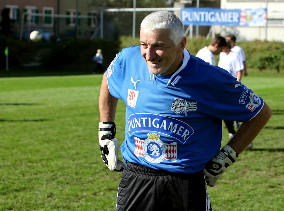 Walter Saria 2009 bei einem Benefizspiel.