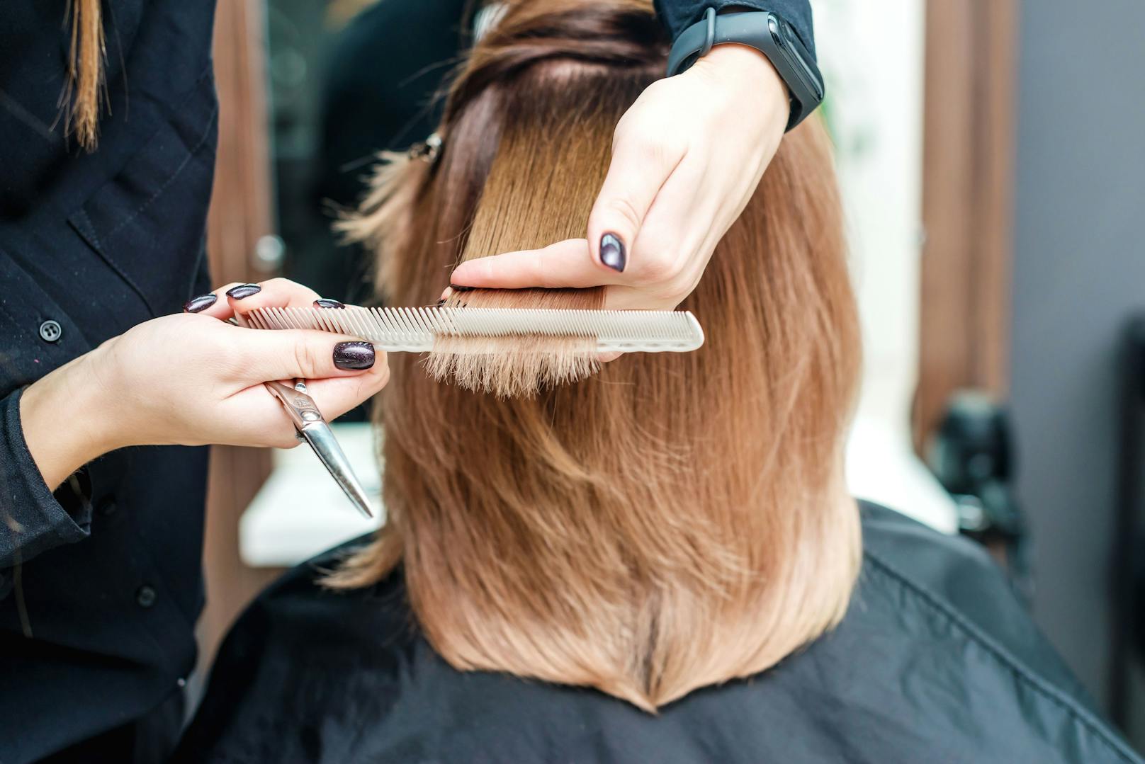 Ist der Friseur-Besuch wirklich so gefährlich? Eine neue Studie liefert Hinweise.