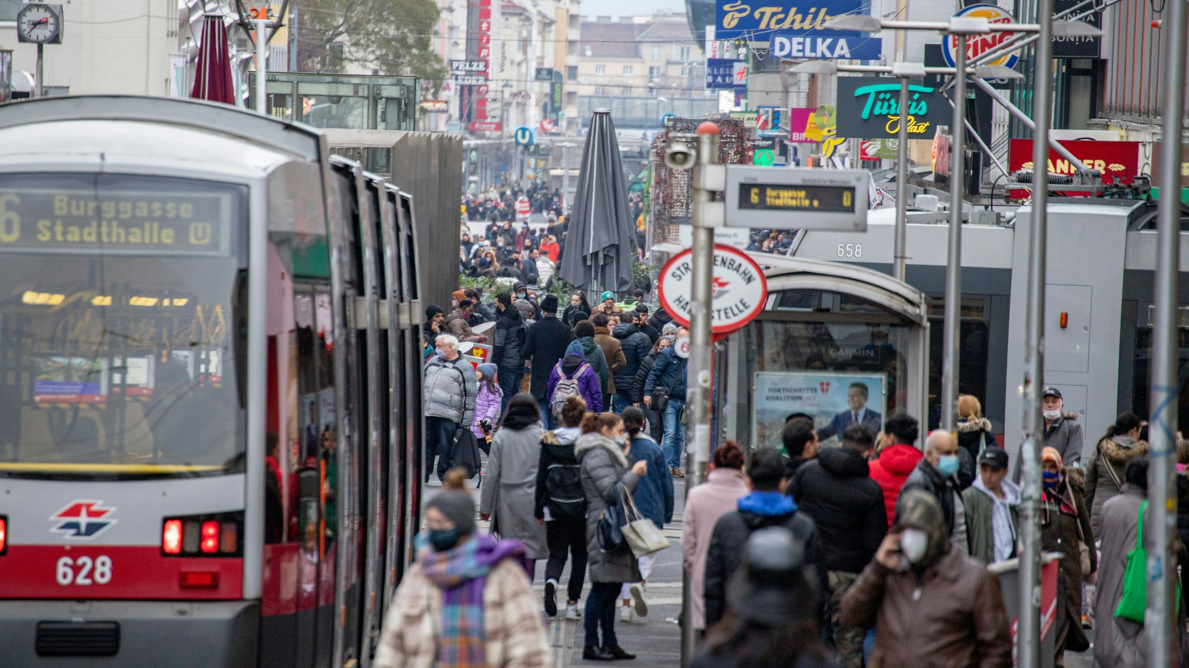 Am ersten Tag nach dem 2. Lockdown strömten in Österreich Massen auf die Straße