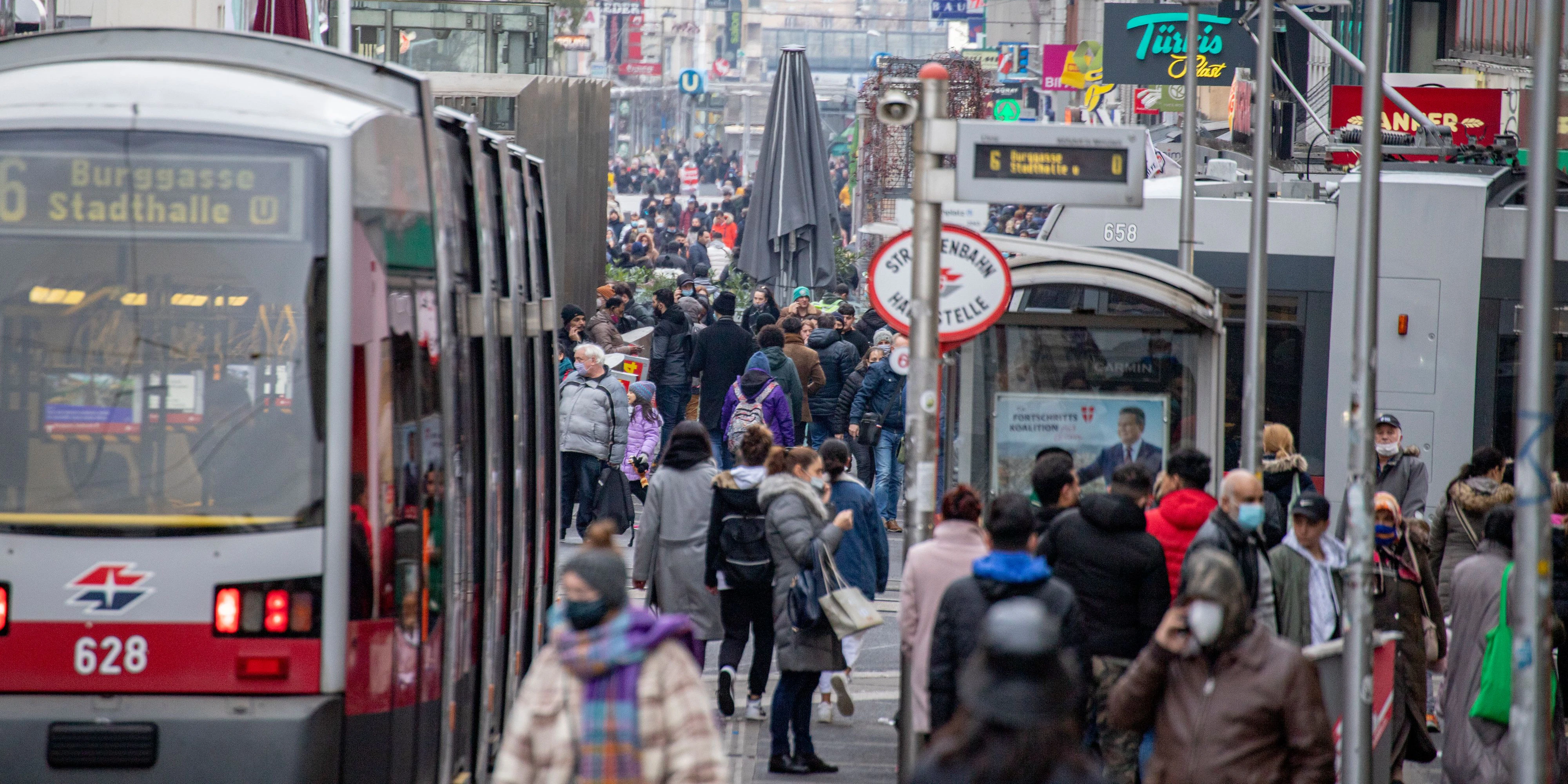 Am ersten Tag nach dem 2. Lockdown strömten in Österreich Massen auf die Straße
