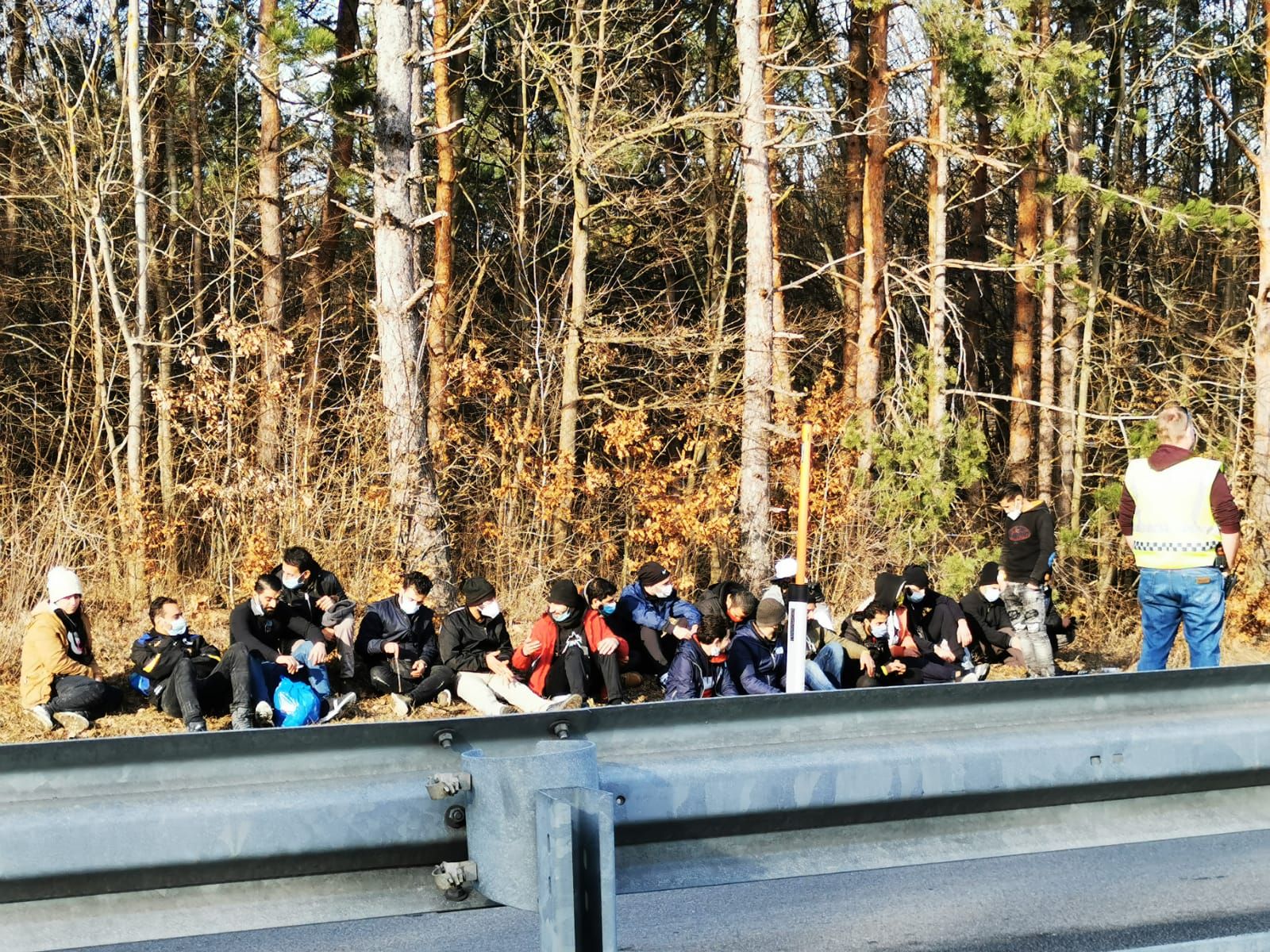 Zahlreiche Flüchtlinge auf der A21 erwischt.