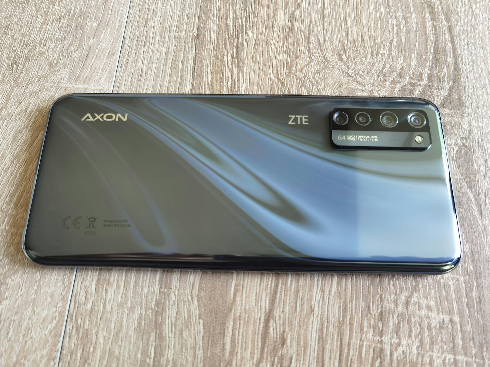 Das ZTE Axon 20 selbst zeigt sich als solides Mittelklassegerät und mit einem Preis von 400 Euro als guter Preis-Leistungs-Anbieter.