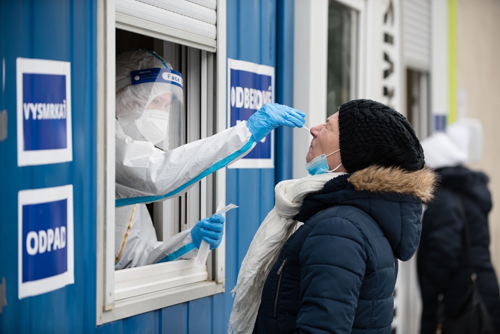 Die Universitätsklinik der Stadt Kosice meldete, dass der Anteil der Mutation in den dort zuletzt untersuchten Proben bereits auf mehr als 90 Prozent der positiven Testergebnisse gestiegen sei.