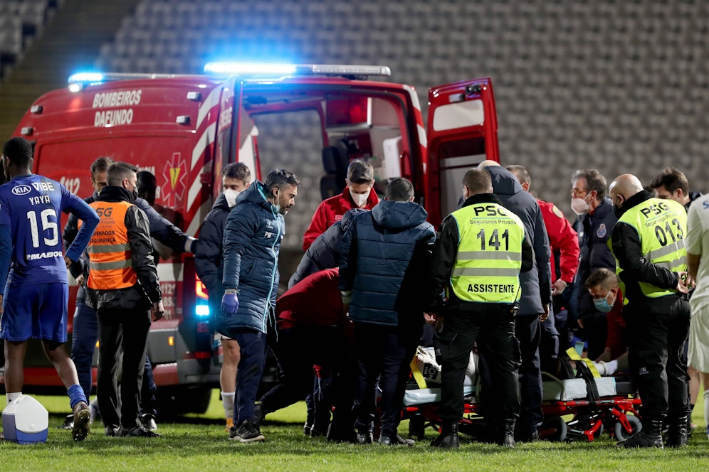 Nanú muss minutenland behandelt werden. 