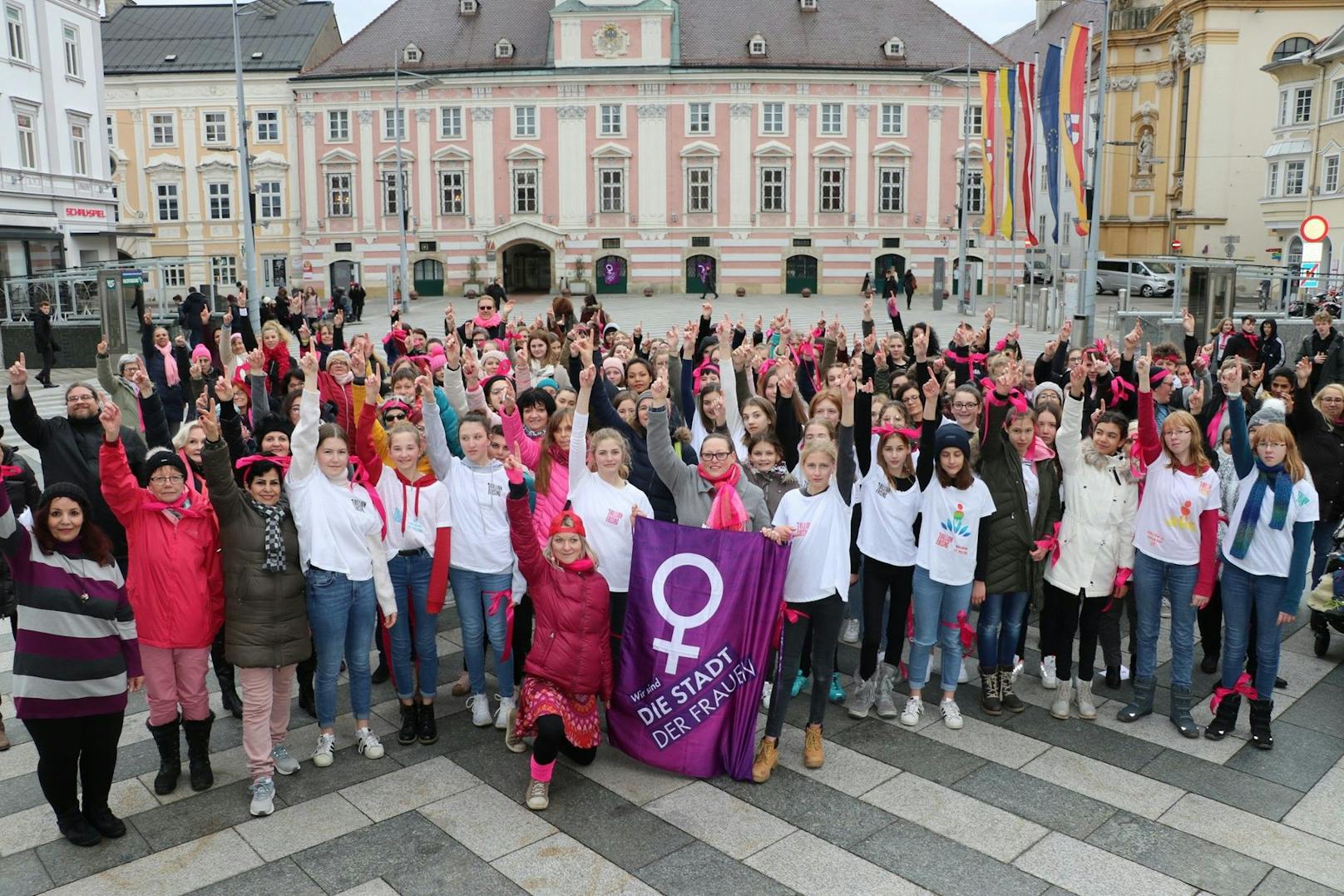 Seit 10 Jahren wird in St. Pölten gegen Gewalt an Mädchen und Frauen getanzt.