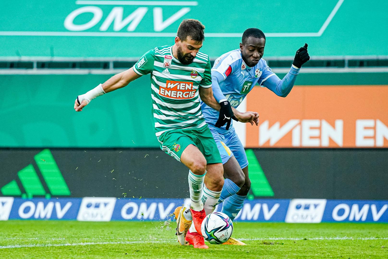 Kelvin Yeboah gegen Rapids Filip Stojkovic