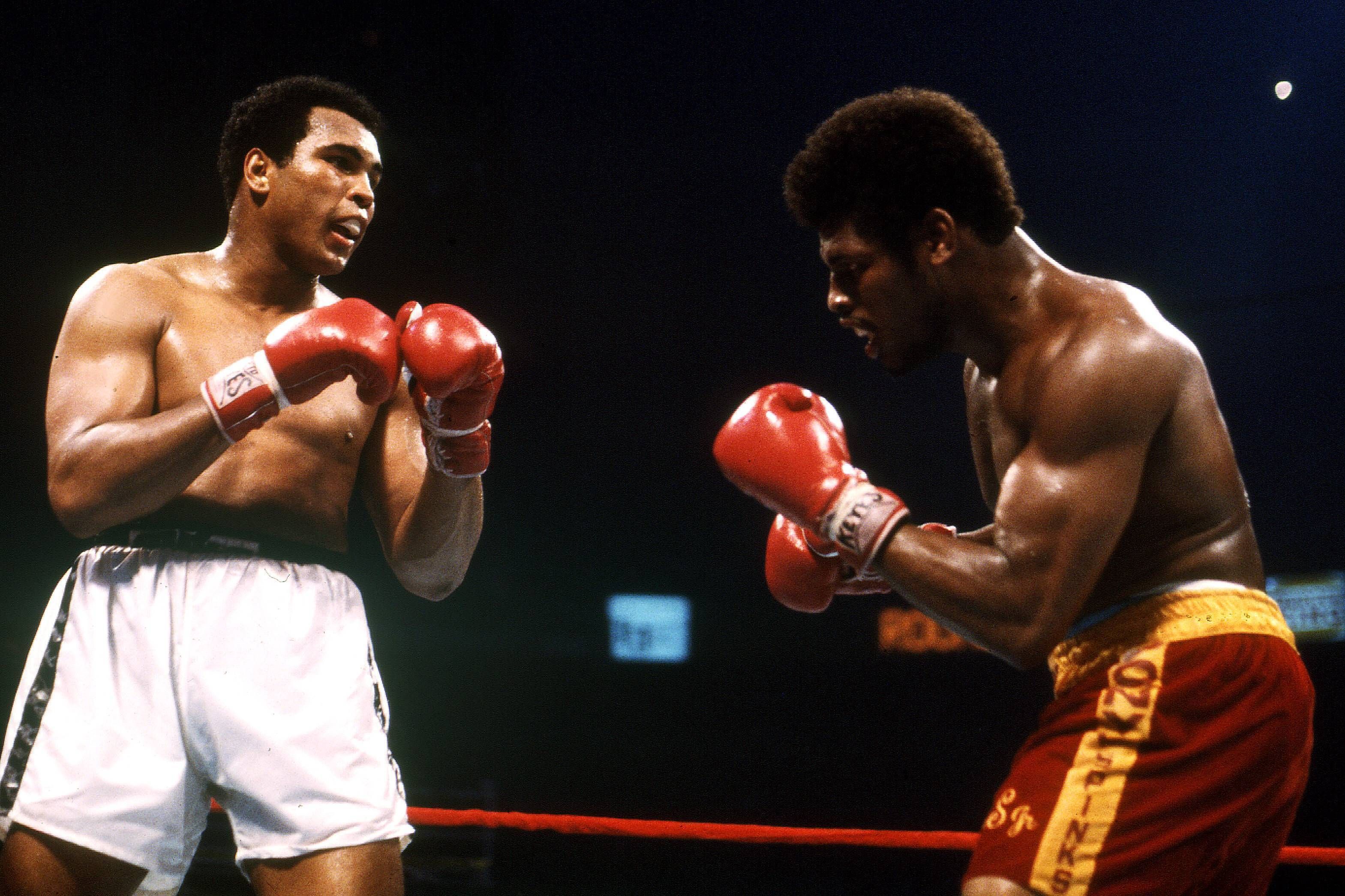 Muhammad Ali (links) und Leon Spinks traten 1978 zwei Mal gegeneinander an.