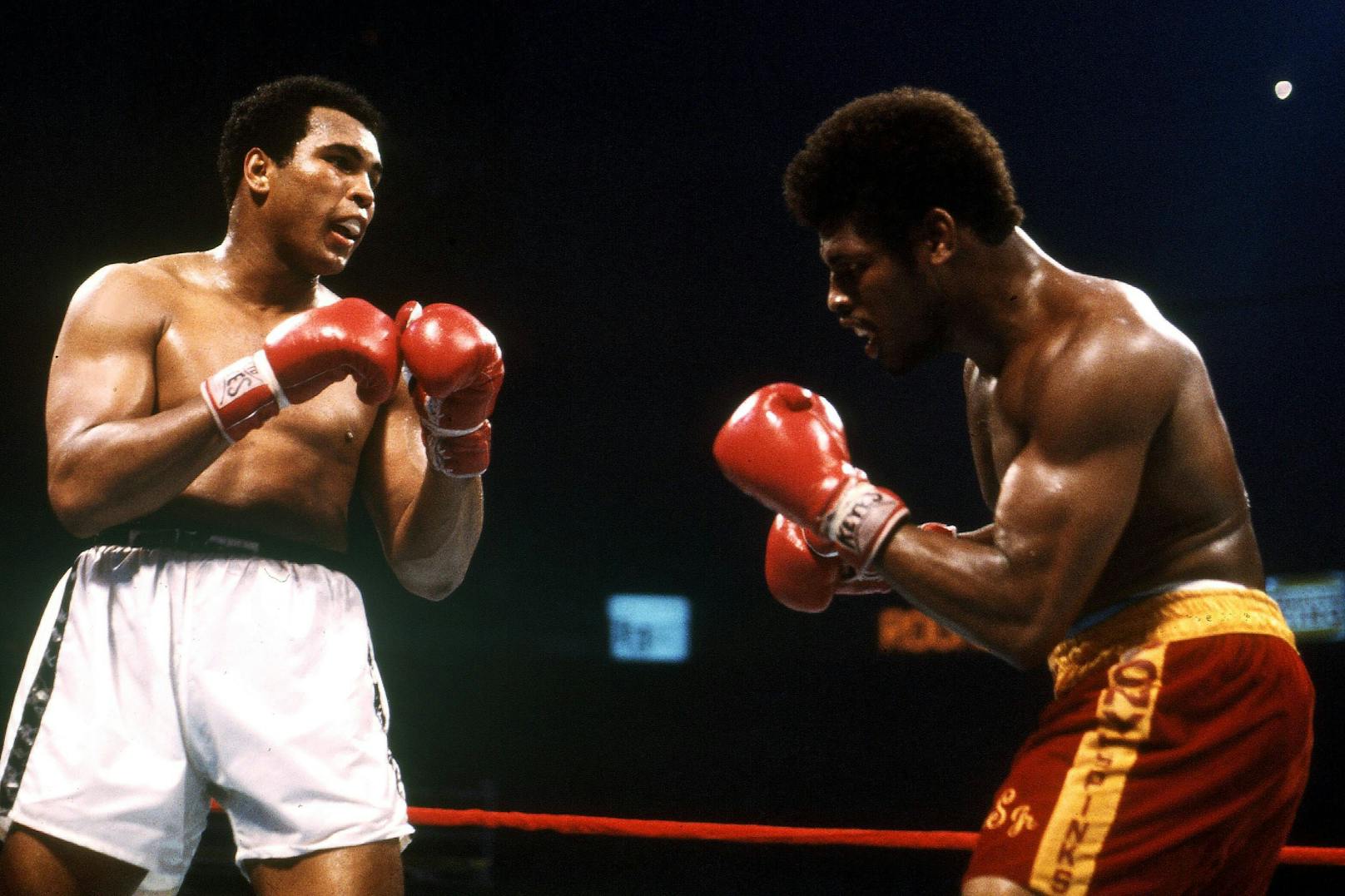 Muhammad Ali (links) und Leon Spinks traten 1978 zwei Mal gegeneinander an.