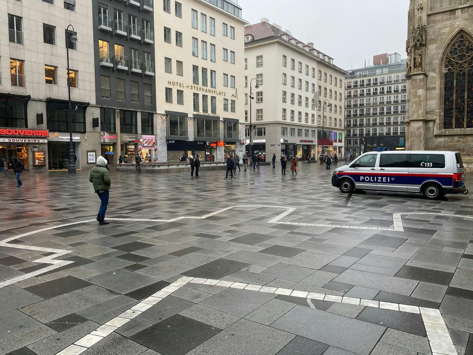 Angemeldet war ein Auto-Corso mit 1.800 Fahrzeugen in der Wiener Innenstadt,...