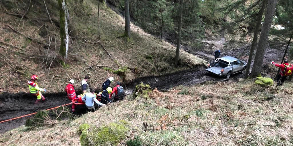 Die Einsatzkräfte vor Ort.