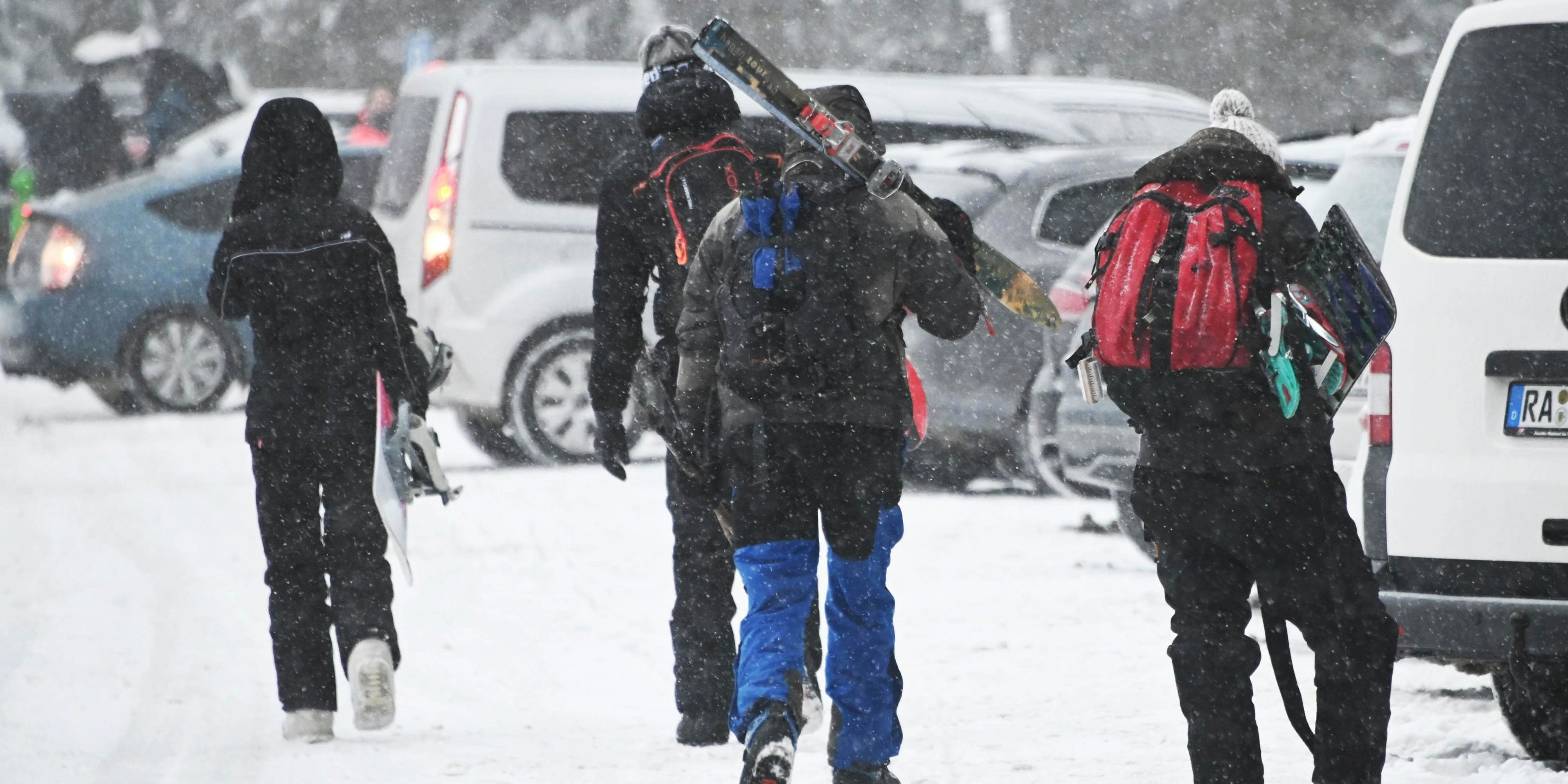 Die Polizei geht gegen illegale Ski-Touristen vor.
