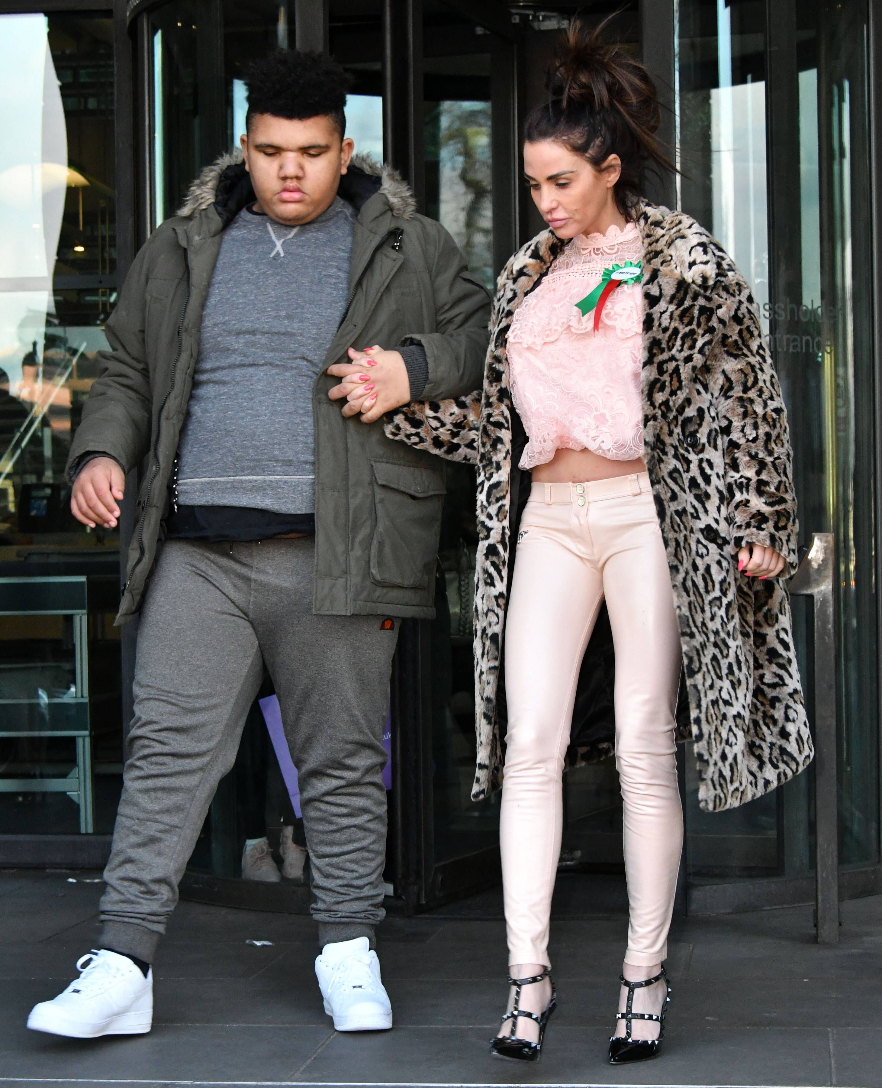 Reality-TV-Promi <strong>Katie Price</strong> und ihr schwer kranker Sohn <strong>Harvey</strong>.