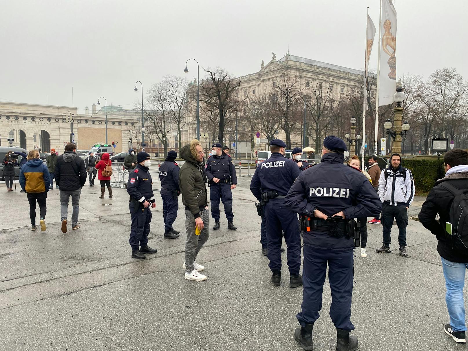 ...an diesem Sonntag wieder Tausende durch Wien marschieren – und fahren.