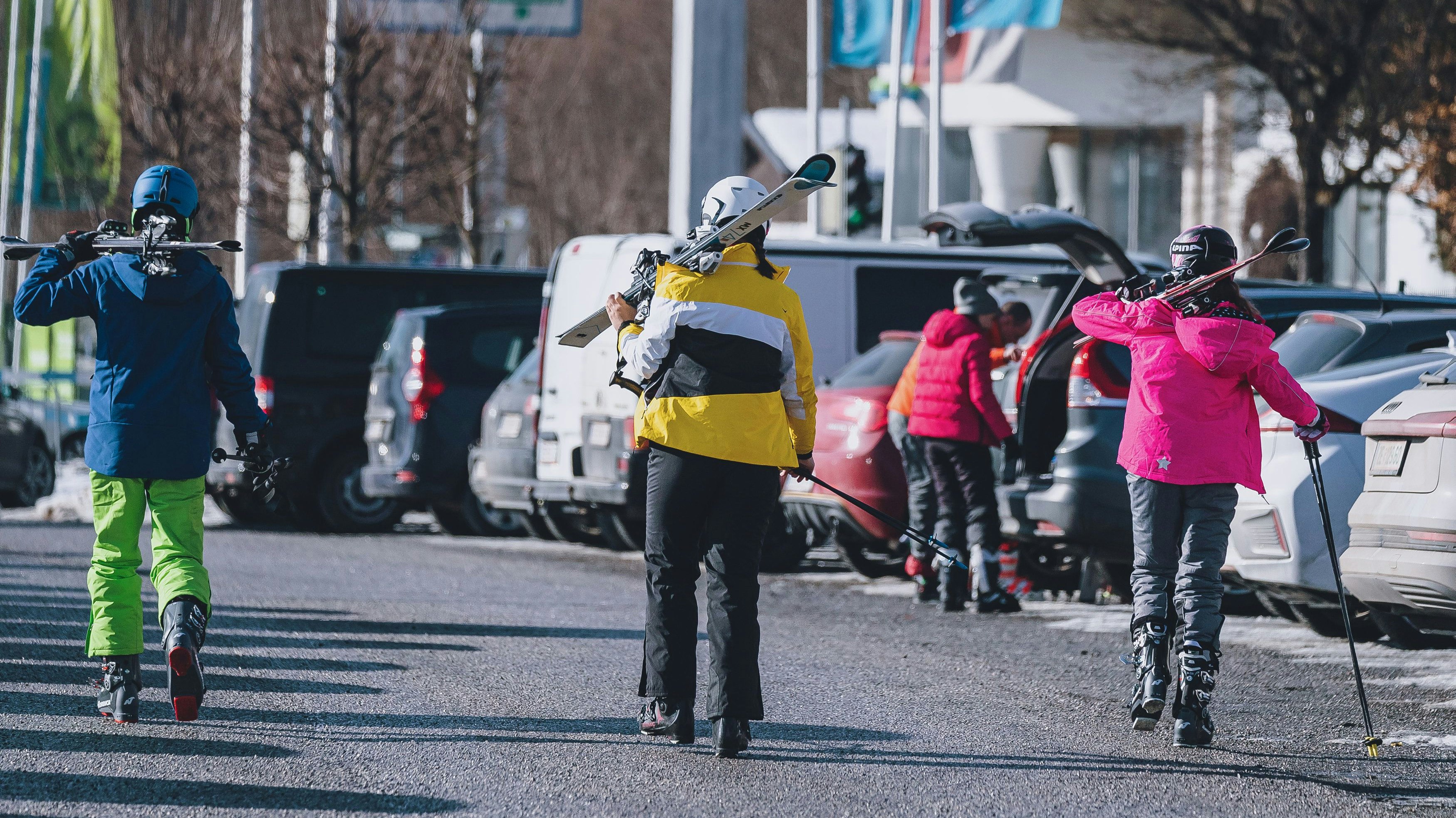Gut gefüllter Parkplatz in Zell am See