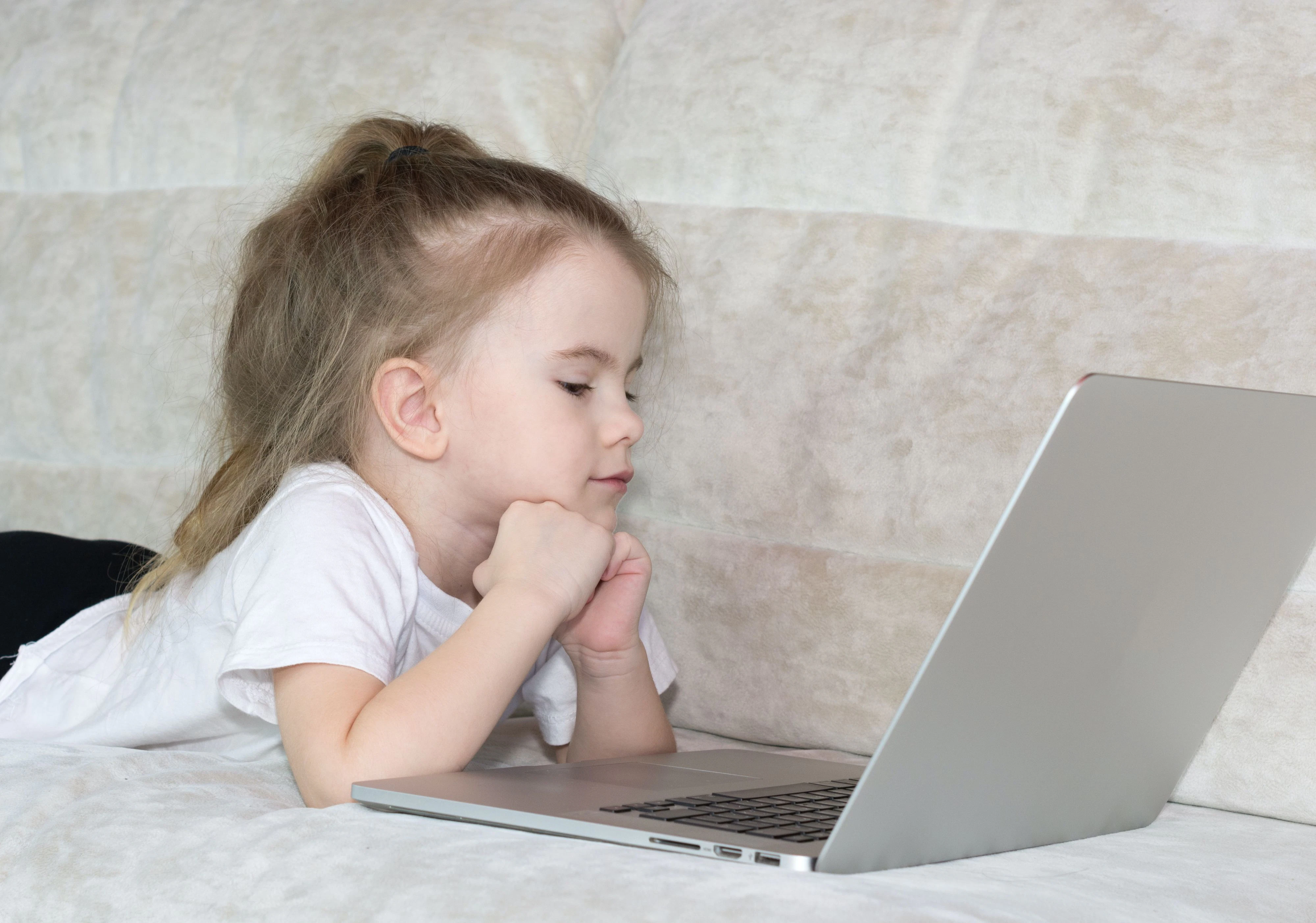 Safer Internet Day 2021: Besserer Schutz für Kinder und Jugendliche.