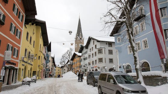 Blick auf die Innenstadt von Kitzbühel.&nbsp;Nirgendwo sonst gibt es mehr Infizierte als im gleichnamigen Tiroler Bezirk.