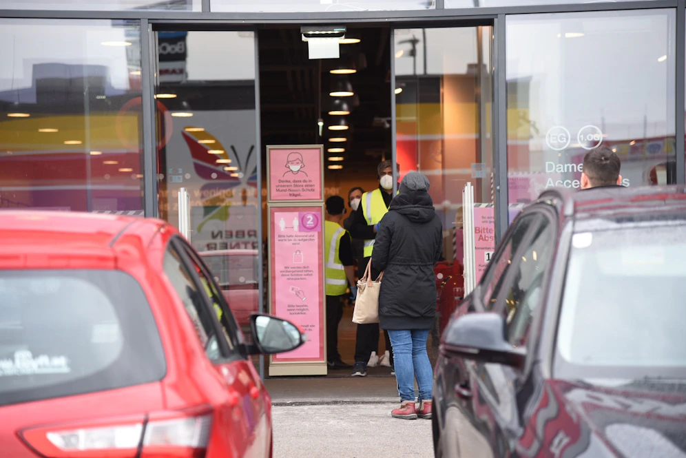 Einkaufen am Montag in der SCS nach dem Lockdown