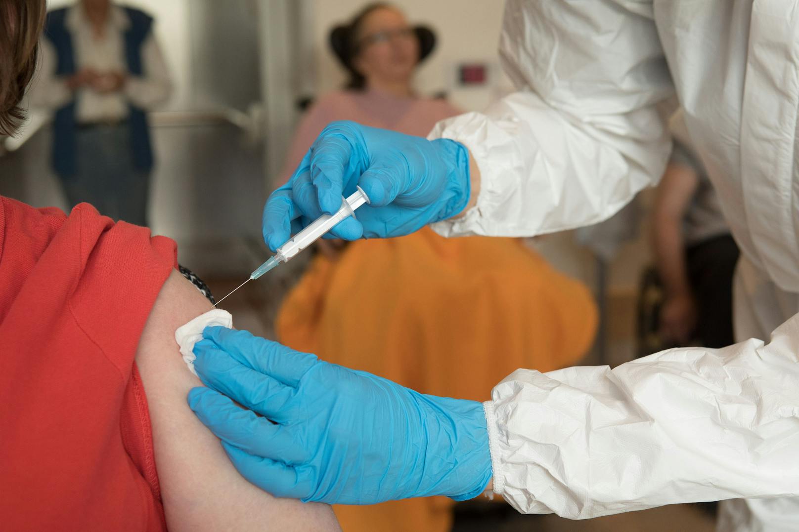 Ab Ende April soll es in Oberösterreich einen weiteren Corona-Impfstoff geben.