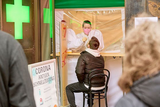 Das System der Corona-Tests für körpernahe Dienstleister hat Lücken.