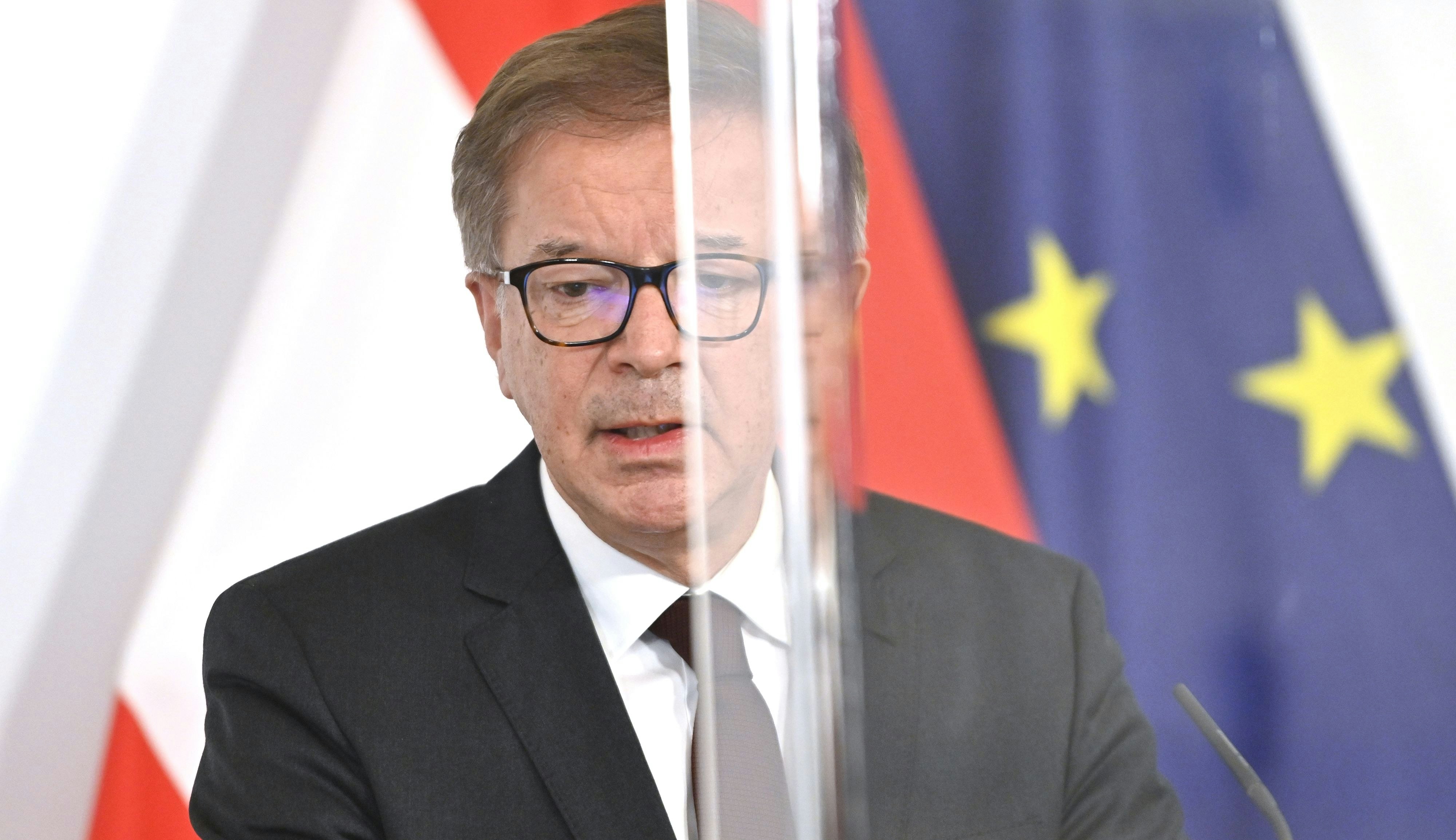 Download von www.picturedesk.com am 09.02.2021 (15:09).  ABD0073_20210209 - WIEN - ÖSTERREICH: Gesundheitsminister Rudolf Anschober (Grüne) am Dienstag, 9. Februar 2021, anlässlich einer Pressekonferenz zum Thema "Aktuelles zum Coronavirus" im Bundeskanzleramt in Wien. - FOTO: APA/HERBERT NEUBAUER - 20210209_PD5856 - Rechteinfo: Rights Managed (RM)