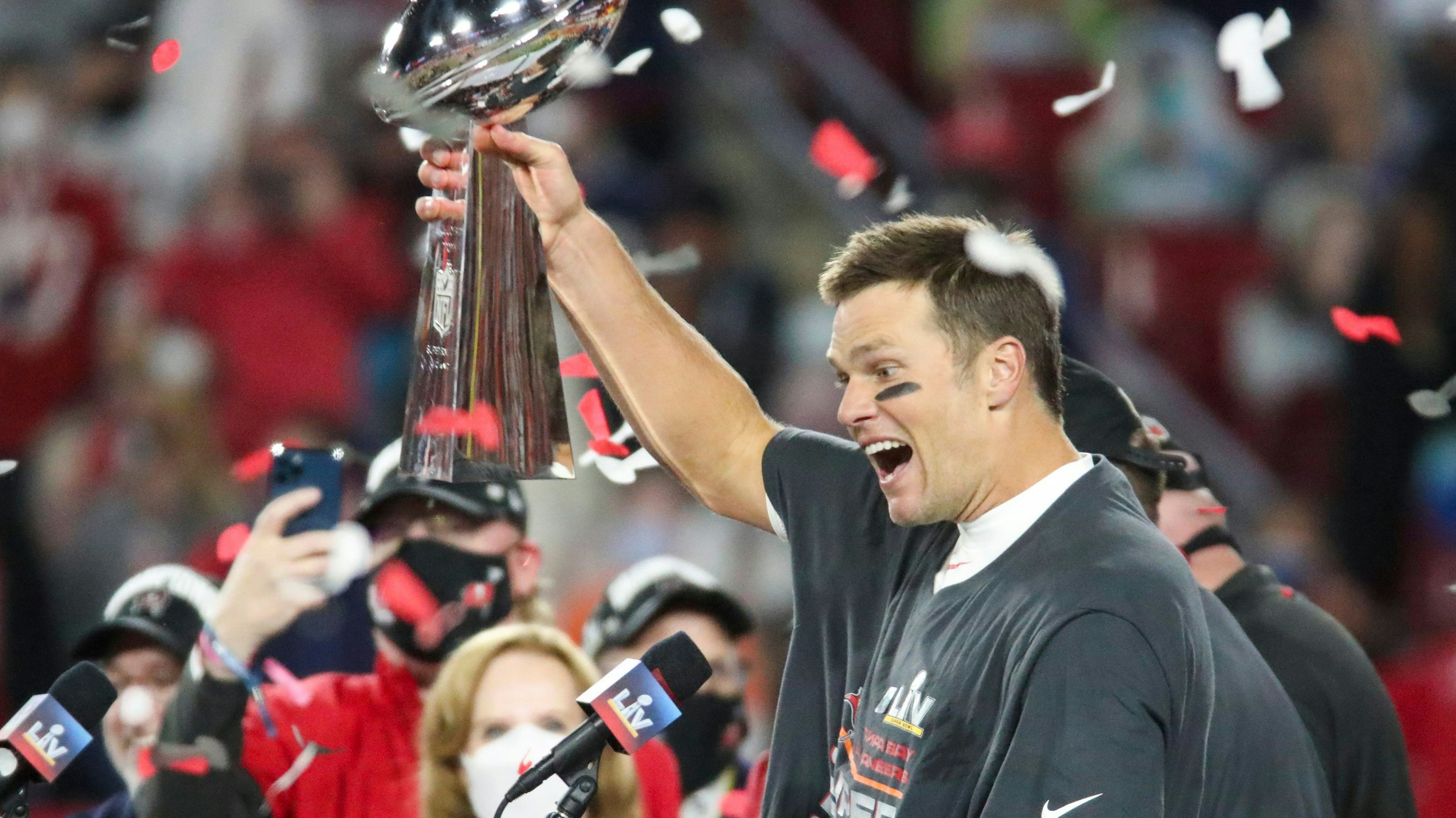 Tom Brady gewann schon wieder die Vince-Lombardi-Trophy.
