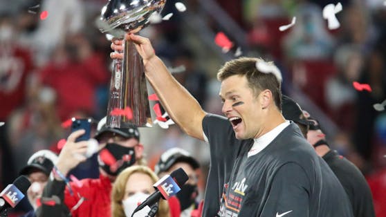 Tom Brady gewann schon wieder die Vince-Lombardi-Trophy.