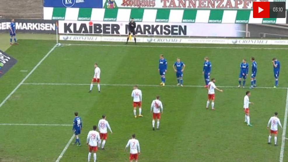 Karlsruhe verblüfft mit seinem Eckball-Trick gegen Regensburg.