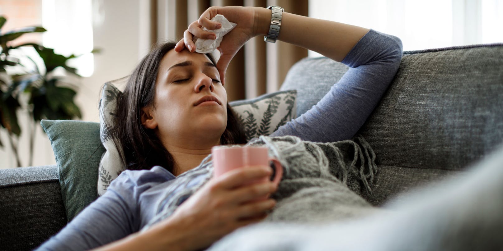 339.127 Menschen müssen derzeit mit einem positiven Test zu Hause bleiben.