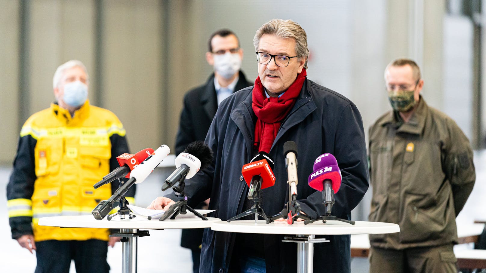 Gesundheitsstadtrat Peter Hacker (SPÖ) bei einer Presskonferenz zu den Massentests in Wien
