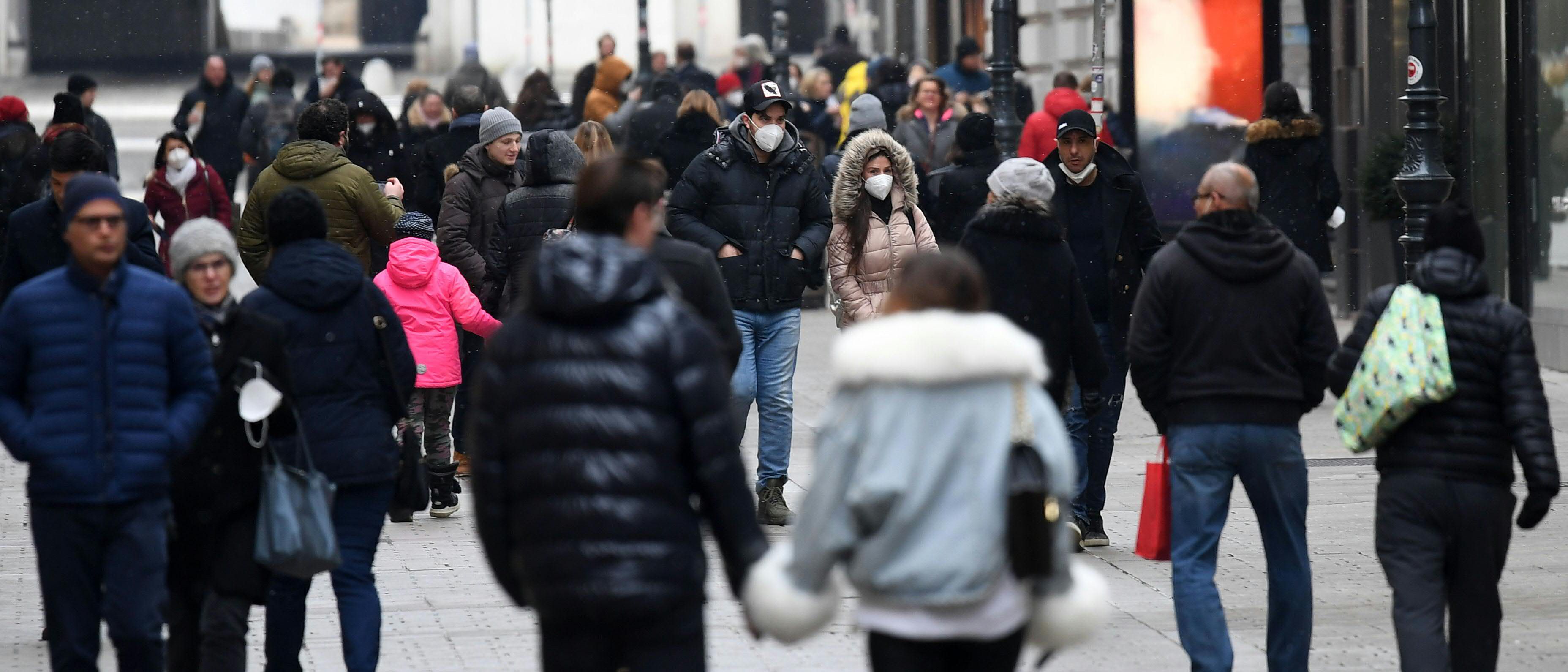 Am Sonntag ging die Polizei streng gegen Covid-Sünder in der Wiener Innenstadt vor. Symbolbild. 
