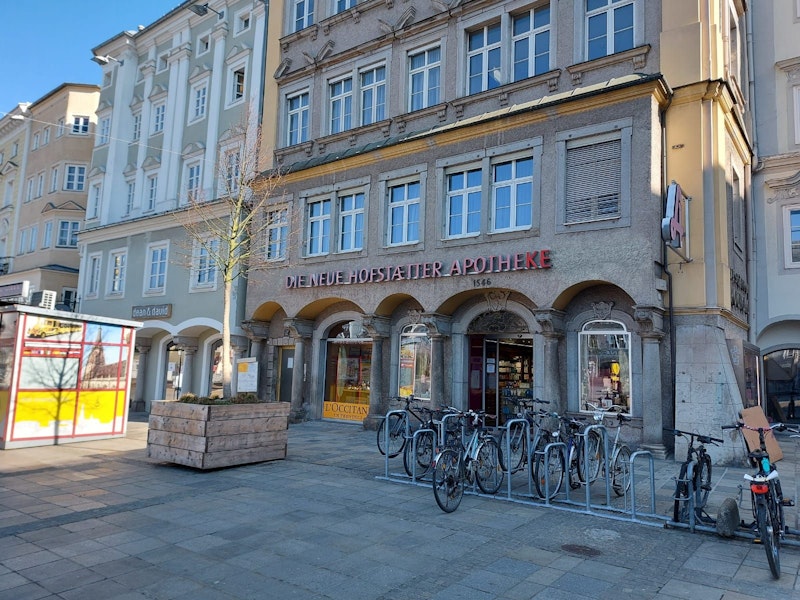 In der Hofstätter-Apotheke am Linzer Hauptplatz herrschte schon in der Früh reger Andrang.