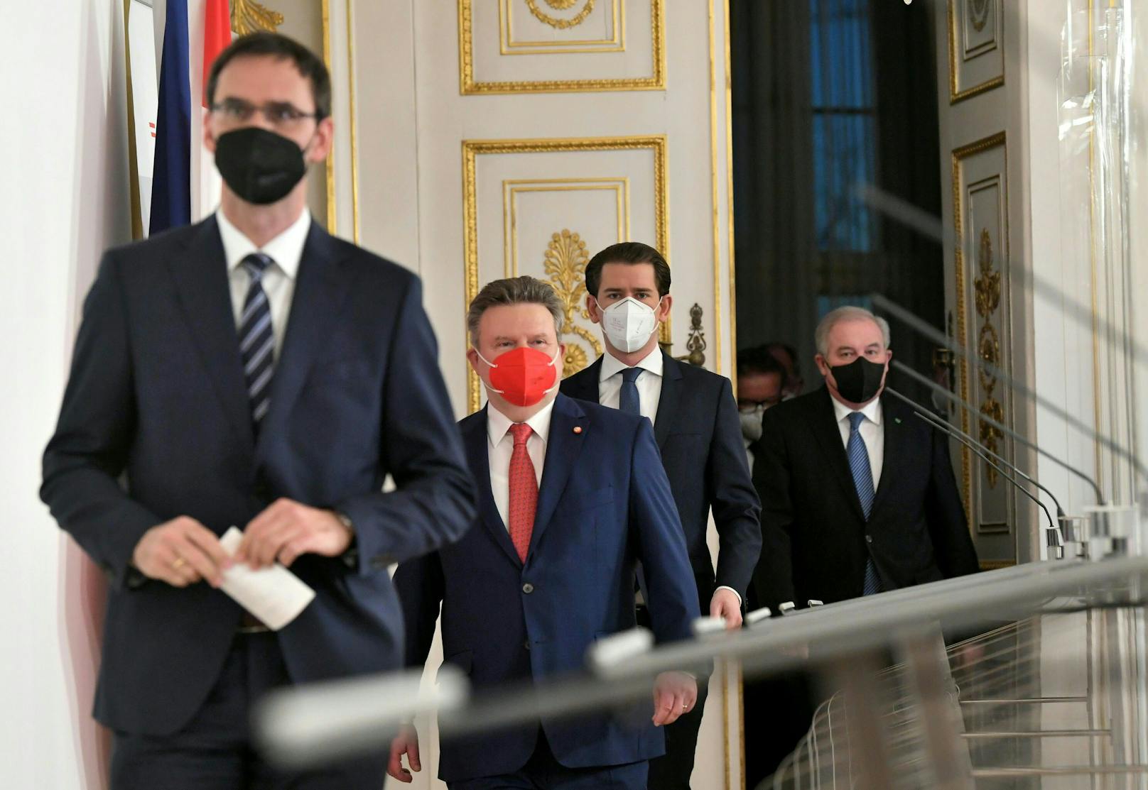 (v.l.) Vorarlbergs Landeshauptmann Markus Wallner (ÖVP), Wiens Bürgermeister Michael Ludwig (SPÖ), Bundeskanzler Sebastian Kurz (ÖVP) und der steirische Landeshauptmann Hermann Schützenhöfer (ÖVP) am Montag, 1. März 2021, während einer Pressekonferenz nach einem Corona-Gipfel im Bundeskanzleramt in Wien.