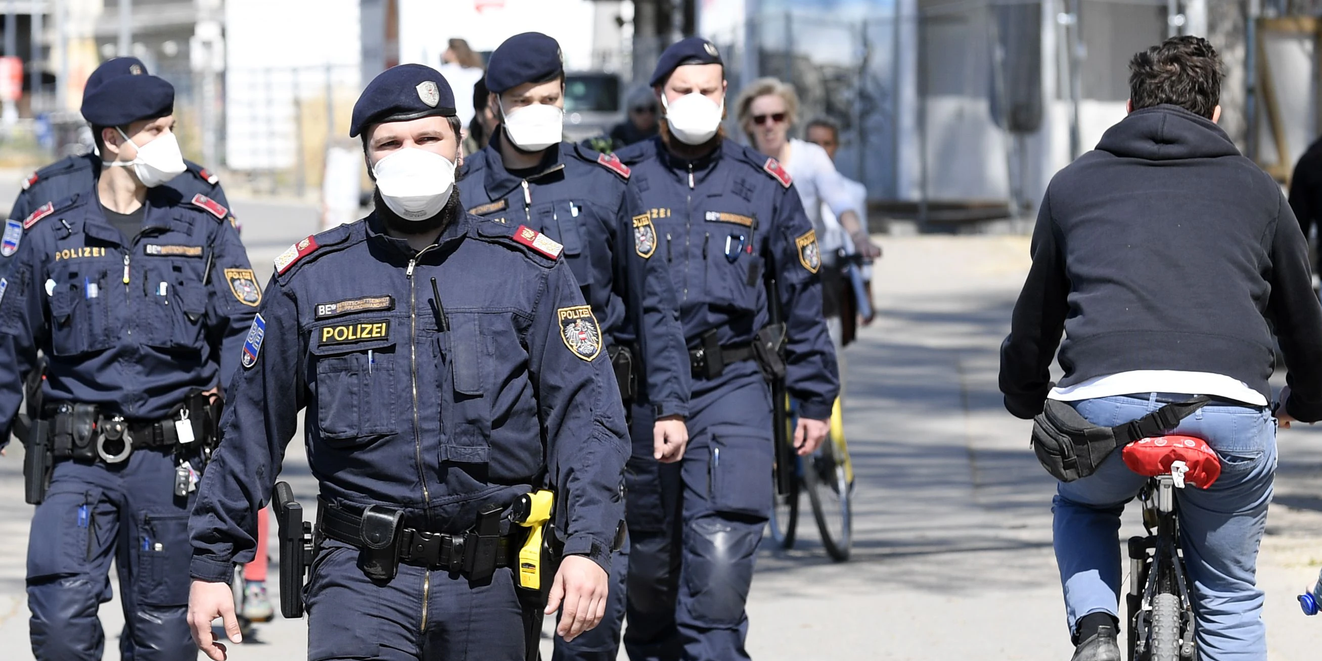 Die Wiener Polizei bei Schwerpunktkontrollen am Donaukanal.