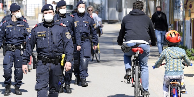 Polizeieinsatz | heute.at #100055557 Tag